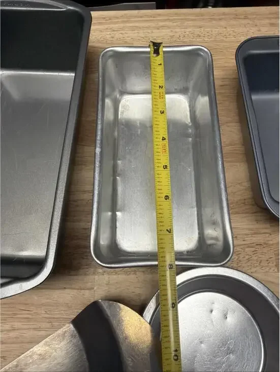 Baking Pans 3 Loaf Pans A Bake And Lift Pie Server & 2 Small 5” Pie Pans - Picture 5 of 15